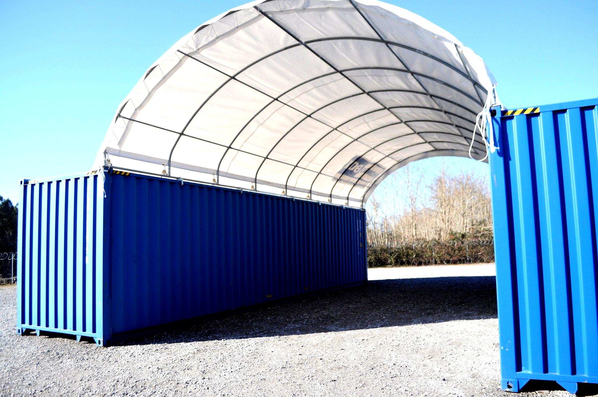 Parking tente entre 2 containers Parking tente entre 2 containers